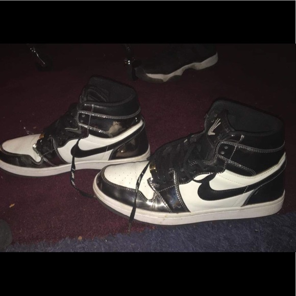 Nike shoes - Picture 3 of 5